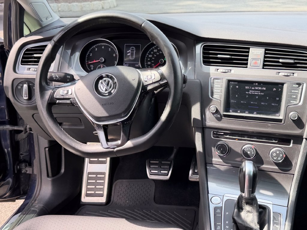 Used 2017 Volkswagen Golf Alltrack SE AWD/4WD image 18