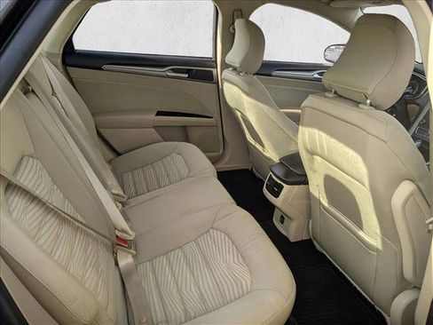 Used 2016 Ford Fusion SE image 22