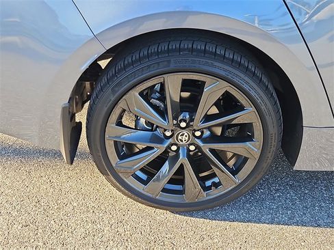 Used 2025 Toyota Corolla LE image 5