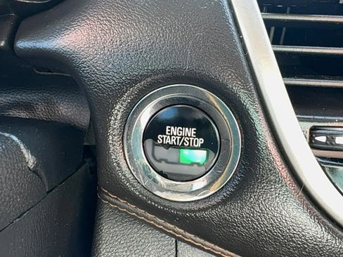 Used 2018 Chevrolet Trax LT w/ LT Convenience Package image 24