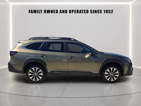 Certified 2025 Subaru Outback Limited w/ Tech Package 3 AWD/4WD image 2