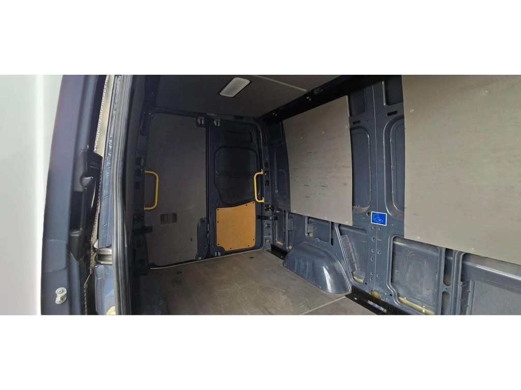 Used 2018 Mercedes-Benz Sprinter 2500 image 9