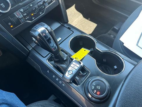 Used 2018 Ford Explorer XLT w/ Equipment Group 201A image 20