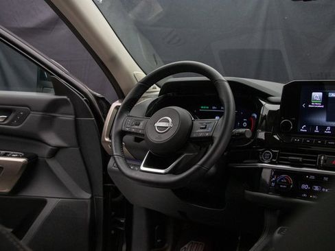 Used 2024 Nissan Pathfinder Platinum w/ Cargo Package image 14