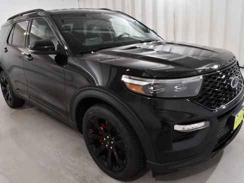 Used 2022 Ford Explorer ST w/ Equipment Group 401A AWD/4WD image 5