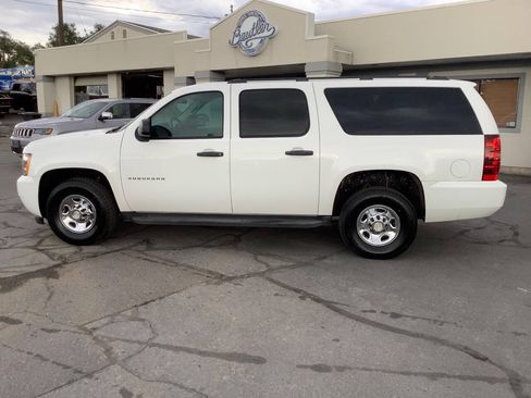 Used 2012 Chevrolet Suburban 2500 w/ Skid Plate Package AWD/4WD image 20