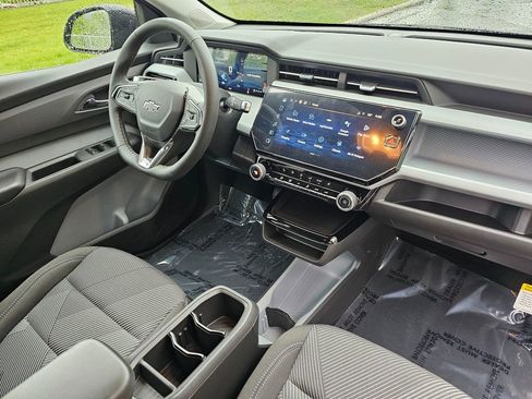 New 2027 Chevrolet Bolt LT w/ Comfort Package FWD image 10