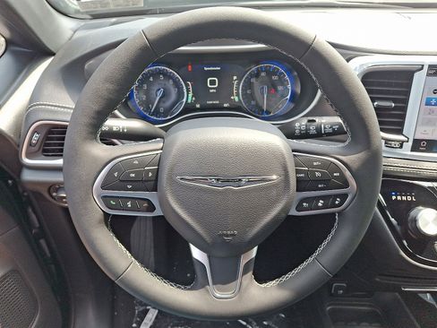 New 2026 Chrysler Pacifica Select image 13