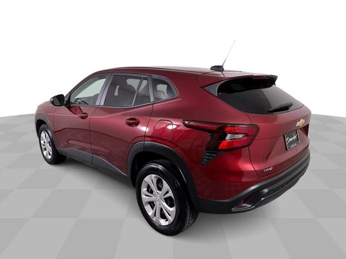 Used 2024 Chevrolet Trax LS image 42