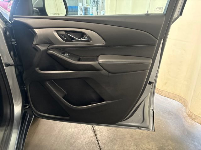 Used 2023 Chevrolet Traverse LT FWD image 38