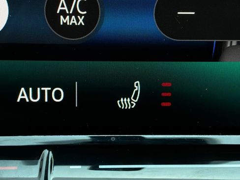 Used 2026 Volkswagen Tiguan SE FWD image 28