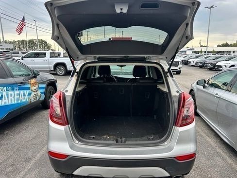 Certified 2022 Buick Encore Preferred w/ Safety Package FWD image 18