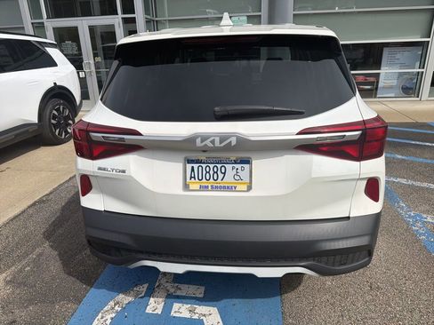 Certified 2022 Kia Seltos LX image 4