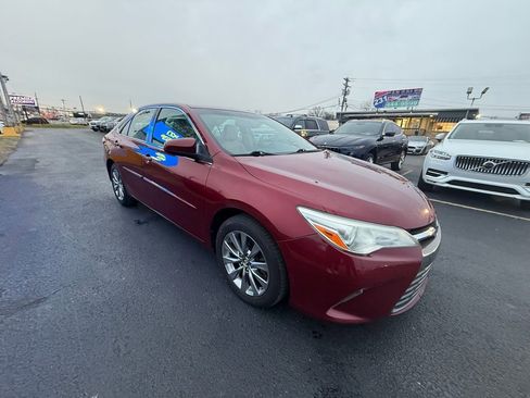 Used 2015 Toyota Camry XLE image 1