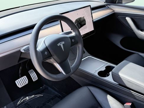 Used 2023 Tesla Model Y Performance AWD/4WD image 22