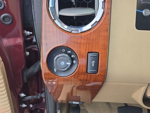 Used 2015 Ford F250 King Ranch w/ FX4 Off-Road Package AWD/4WD image 26