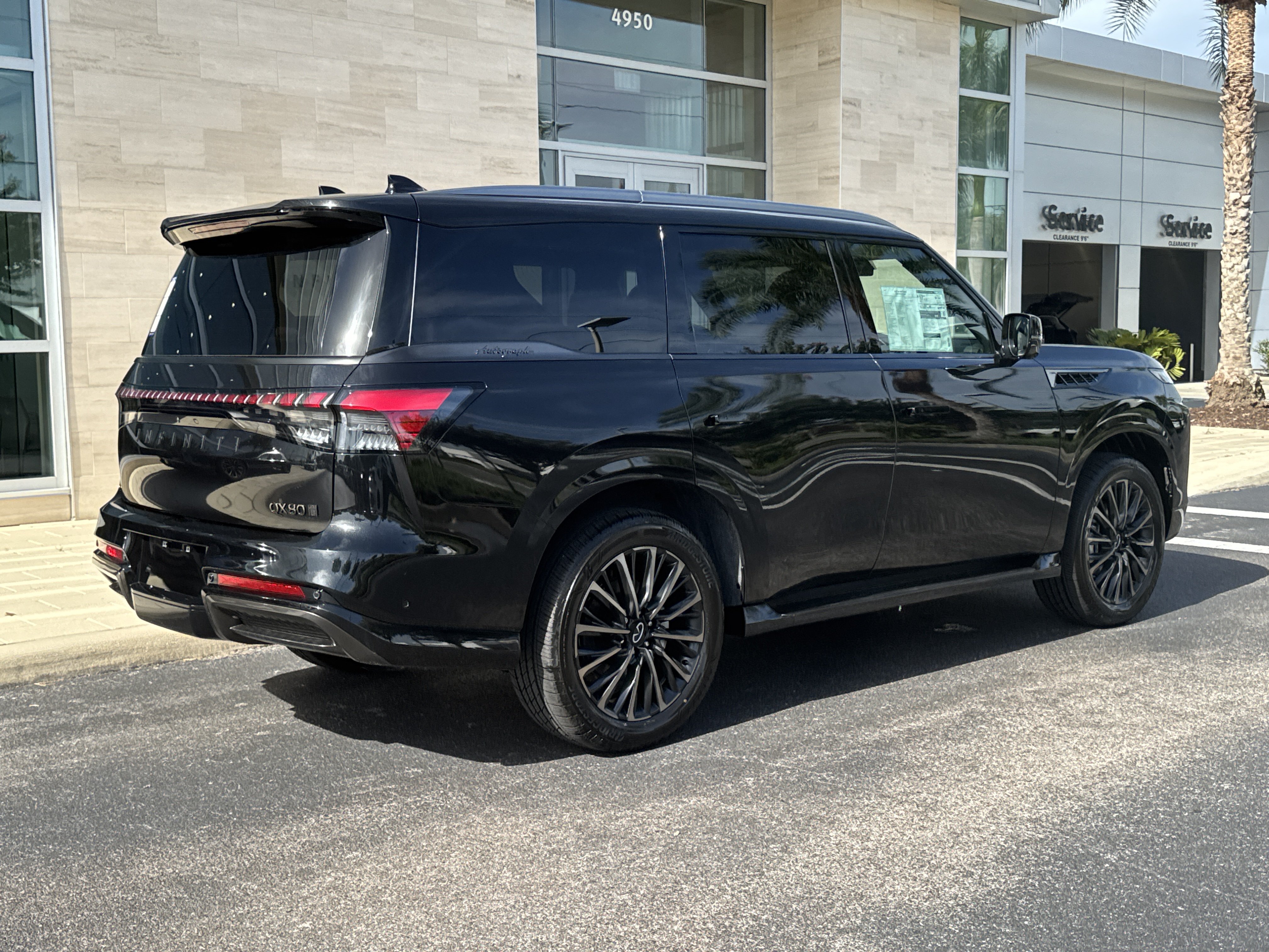 New 2027 INFINITI QX80 Autograph w/ Premium Cargo Package AWD/4WD image 4
