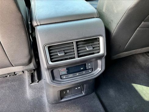 Used 2025 Volkswagen Atlas SEL AWD/4WD image 19
