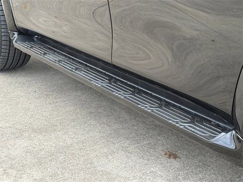 Used 2019 INFINITI QX80 Luxe w/ 22" Wheel Package image 9