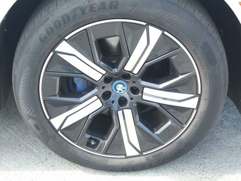Certified 2023 BMW iX xDrive50 w/ Sport Package AWD/4WD image 12