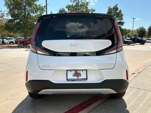 Used 2025 Kia Soul LX w/ LX Technology Package FWD image 7