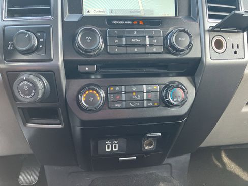 Used 2018 Ford F150 XLT w/ Equipment Group 302A Luxury AWD/4WD image 21