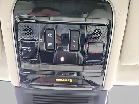 Used 2023 Land Rover Range Rover SE image 18