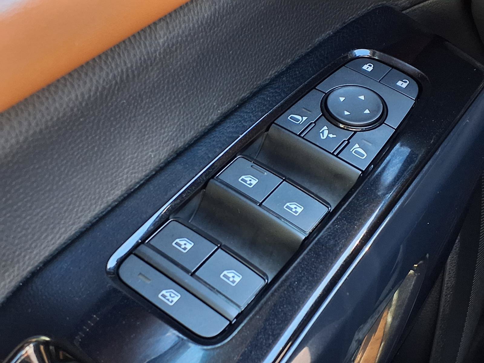 Used 2026 Nissan Pathfinder Platinum AWD/4WD image 25