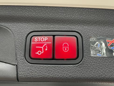 Certified 2025 Mercedes-Benz GLE 450 4MATIC image 11