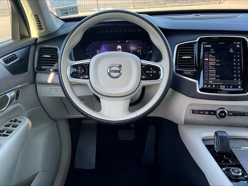 Used 2024 Volvo XC90 T8 Plus image 8