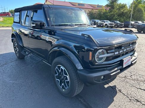 Used 2024 Ford Bronco Outer Banks AWD/4WD image 3