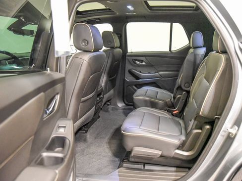 Used 2023 Chevrolet Traverse Premier w/ Redline Edition image 4
