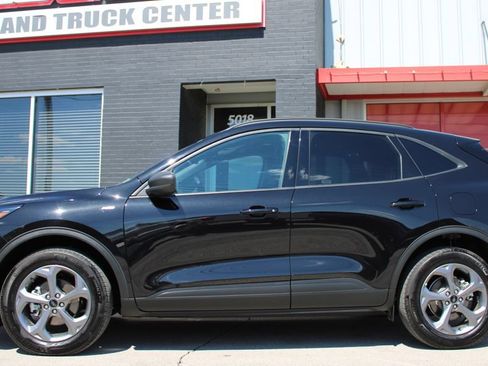 Used 2025 Ford Escape ST-Line AWD/4WD image 9