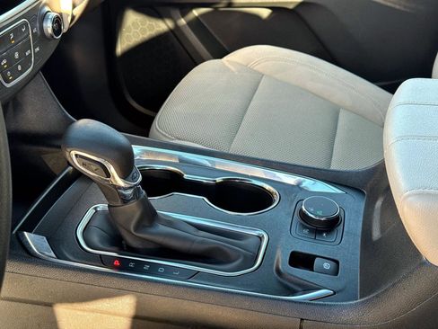 Certified 2023 Chevrolet Traverse LS image 15