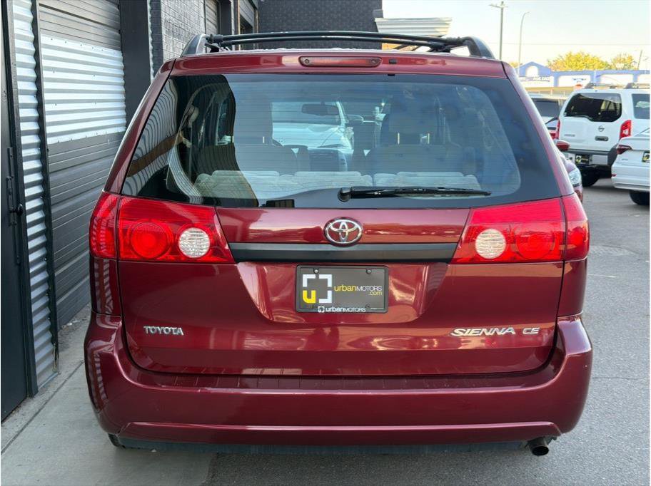 Used 2009 Toyota Sienna CE FWD image 8