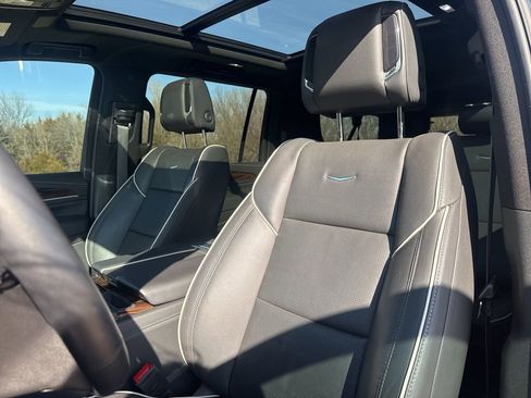 Certified 2024 Cadillac Escalade ESV Premium Luxury image 15