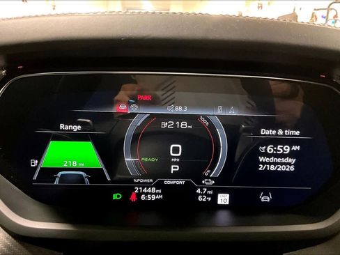 Used 2024 Audi e-tron GT Premium Plus image 25