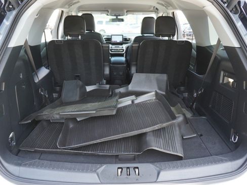Used 2023 Ford Explorer XLT w/ Equipment Group 202A RWD image 35