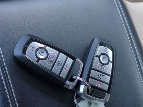 Used 2023 Ford Explorer XLT w/ Equipment Group 202A AWD/4WD image 35