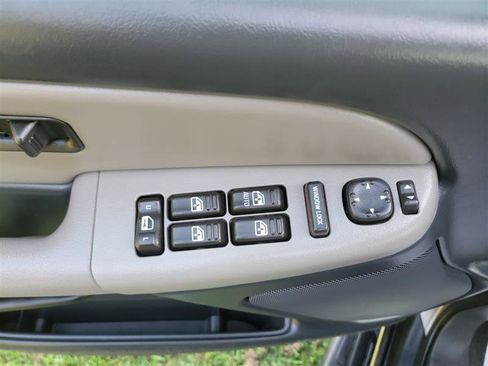 Used 2002 GMC Yukon SLE w/ Off-Road Suspension Pkg image 12