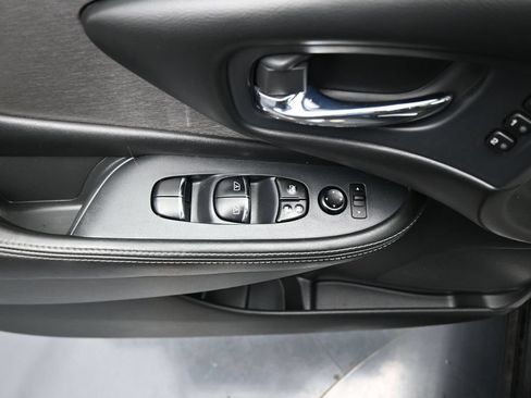 Used 2020 Nissan Murano SL w/ Moonroof Package AWD/4WD image 12