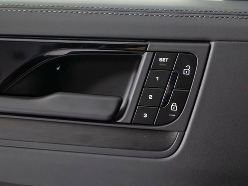 Certified 2025 Porsche Cayenne GTS AWD/4WD image 17