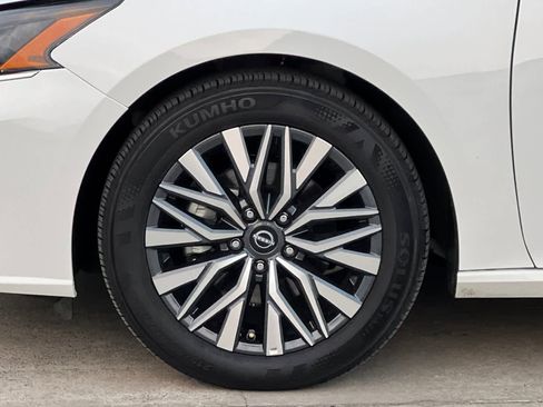 Used 2025 Nissan Altima 2.5 SV image 27