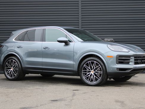 New 2026 Porsche Cayenne image 8