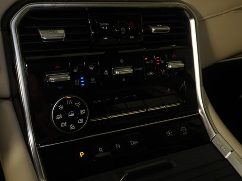 New 2025 Nissan Armada Platinum Reserve w/ Convenience Package image 37