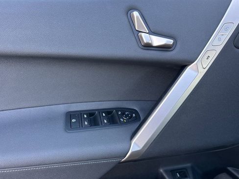 Used 2024 BMW iX xDrive50 w/ Sport Package image 10