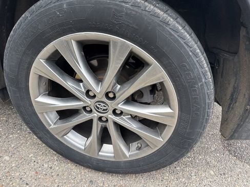 Used 2016 Toyota RAV4 Limited image 9