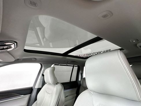 Used 2023 Jeep Grand Cherokee Overland w/ Adv Protech Group III image 23