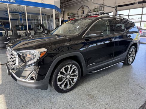 Used 2018 GMC Terrain SLT w/ Preferred Package AWD/4WD image 4