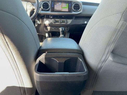 Used 2017 Toyota Tacoma SR5 image 29